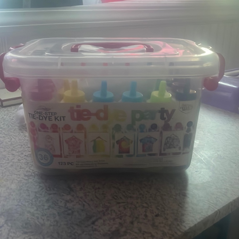 Tie dye kit, never used